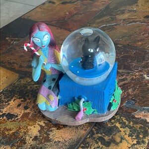 Nightmare before Christmas Figurine with Snow Globe